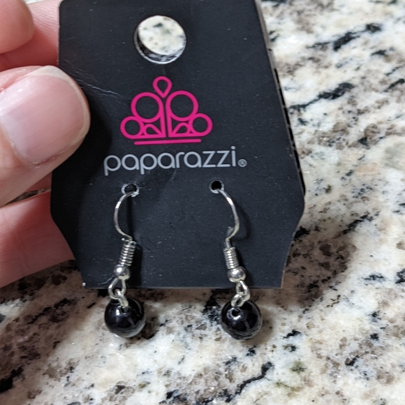 Black and Silver Necklace with Earrings - Picture 3 of 3